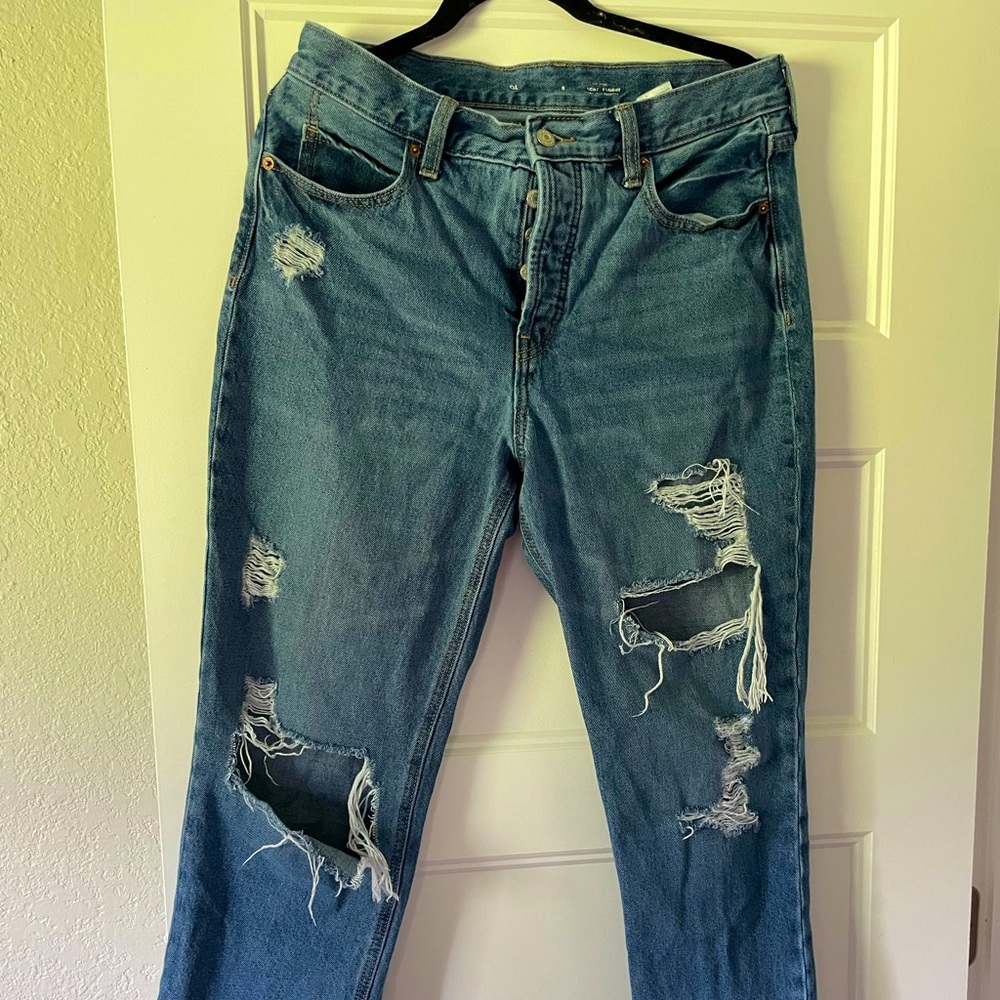 Old Navy straight leg ripped jeans